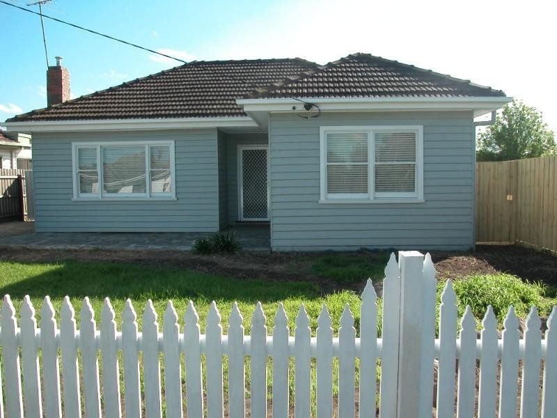 2 Virginia Street, Pascoe Vale VIC 3044