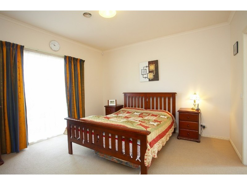 35 Lanark Way, Gowanbrae VIC 3043