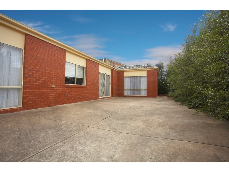 35 Lanark Way, Gowanbrae VIC 3043