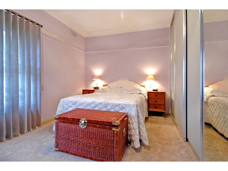 8 Plymouth Street, Pascoe Vale VIC 3044