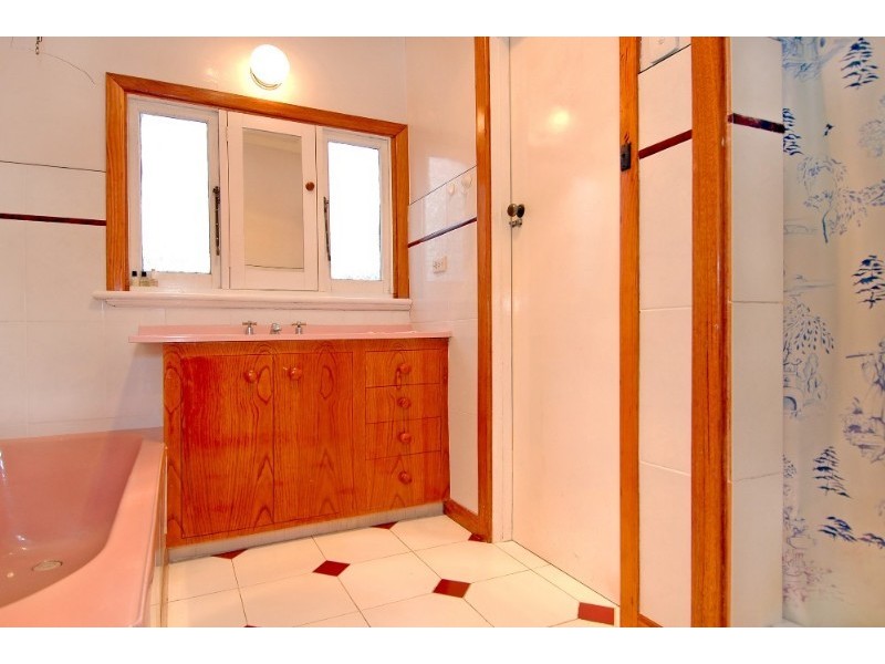 8 Plymouth Street, Pascoe Vale VIC 3044