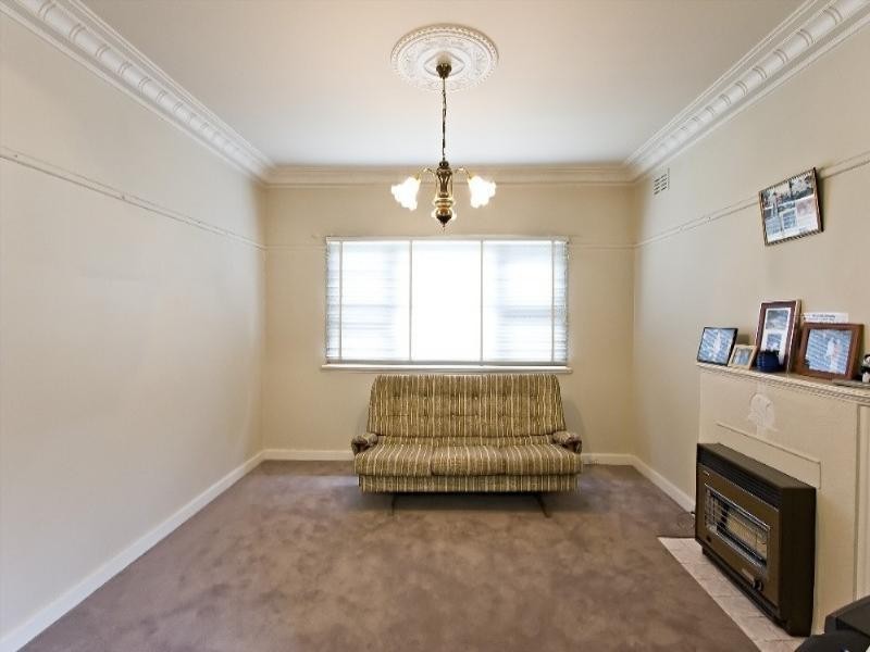 6 Merbein Street, Pascoe Vale VIC 3044