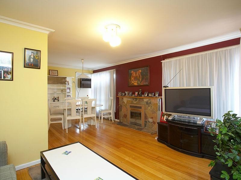 15 Somerlayton Crescent, Fawkner VIC 3060