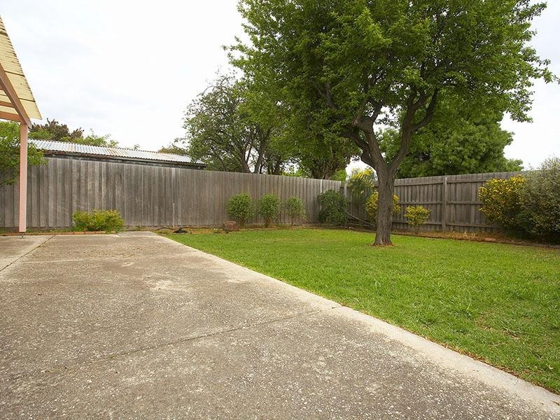 15 Somerlayton Crescent, Fawkner VIC 3060