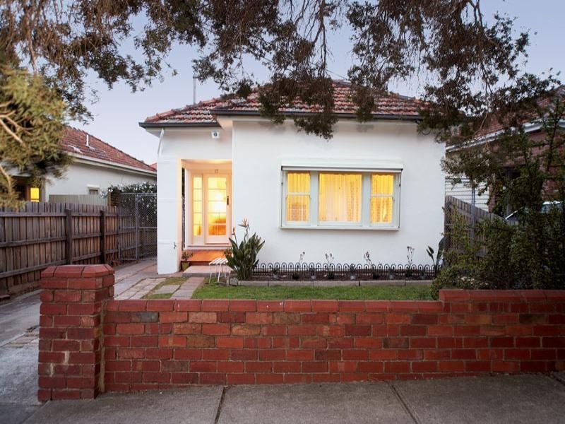 17 Disraeli Grove, Pascoe Vale South VIC 3044