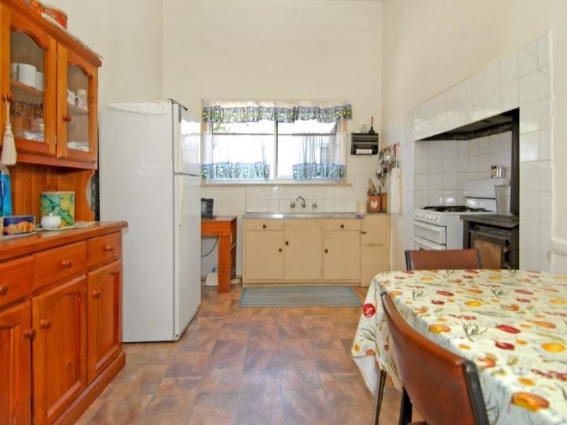 2 Cumming Street, Brunswick West VIC 3055