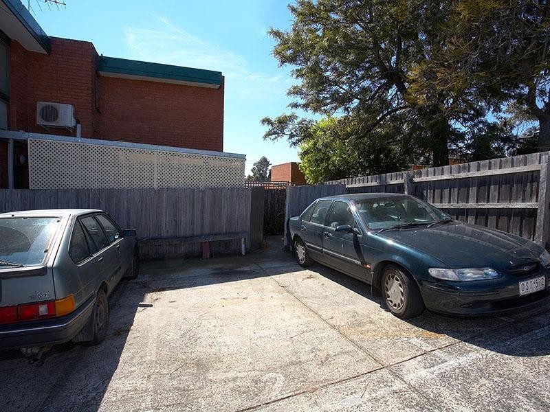 2/58 Shamrock Street, Brunswick VIC 3056