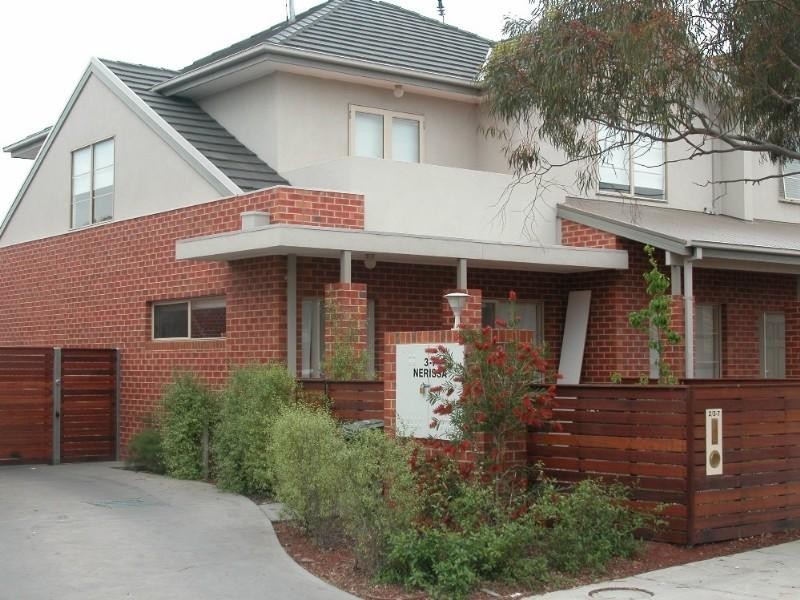 2/3 Nerissa Grove, Oak Park VIC 3046