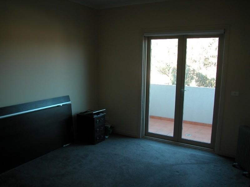 2/3 Nerissa Grove, Oak Park VIC 3046