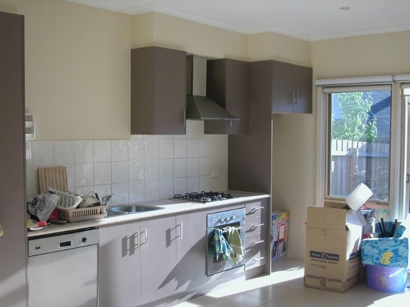 2/3 Nerissa Grove, Oak Park VIC 3046