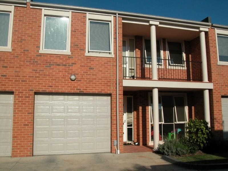 18/19-23 Overton Lea BoulevaRoad, Sydenham VIC 3037