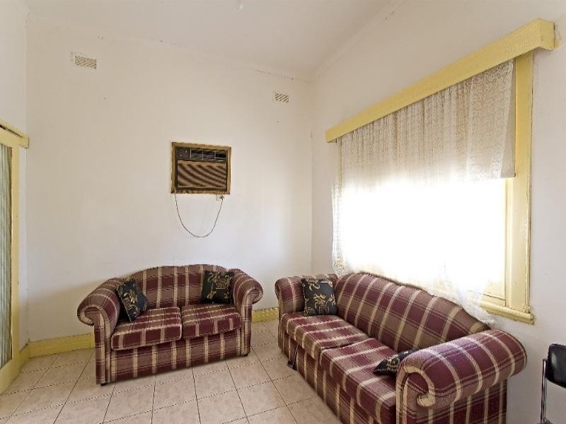 27 Queens Parade, Fawkner VIC 3060