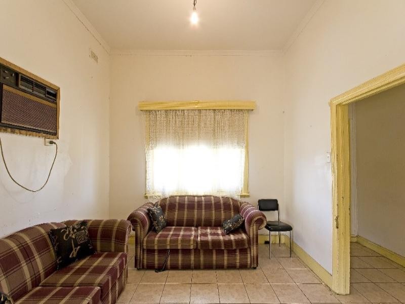 27 Queens Parade, Fawkner VIC 3060