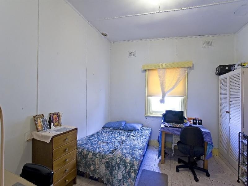 27 Queens Parade, Fawkner VIC 3060