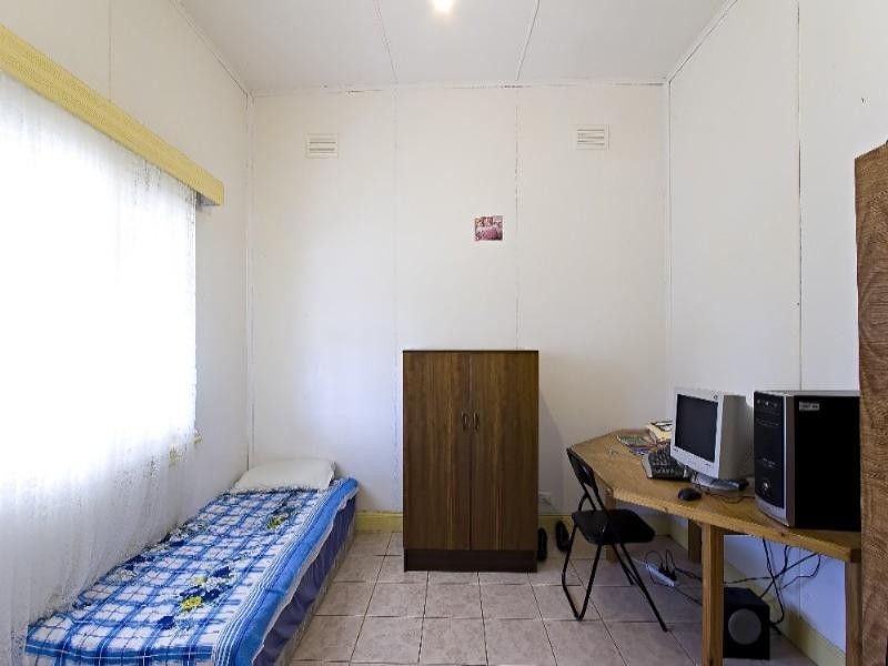 27 Queens Parade, Fawkner VIC 3060