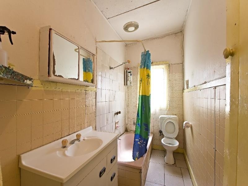 27 Queens Parade, Fawkner VIC 3060