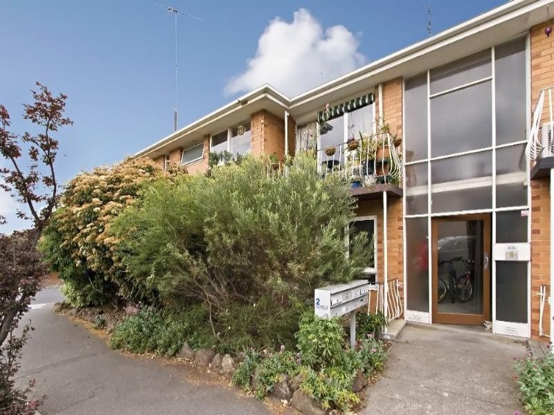 5/2 Passfield Street, Brunswick West VIC 3055