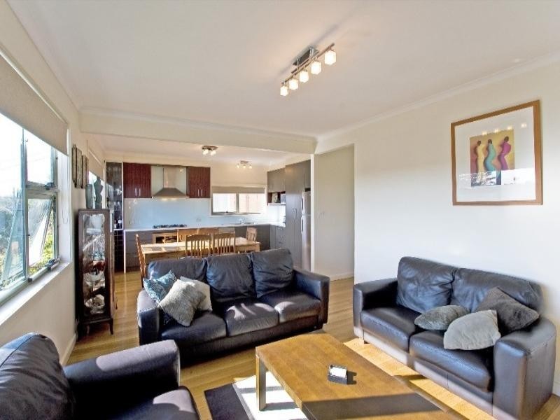 2 Rainer Street, Pascoe Vale South VIC 3044