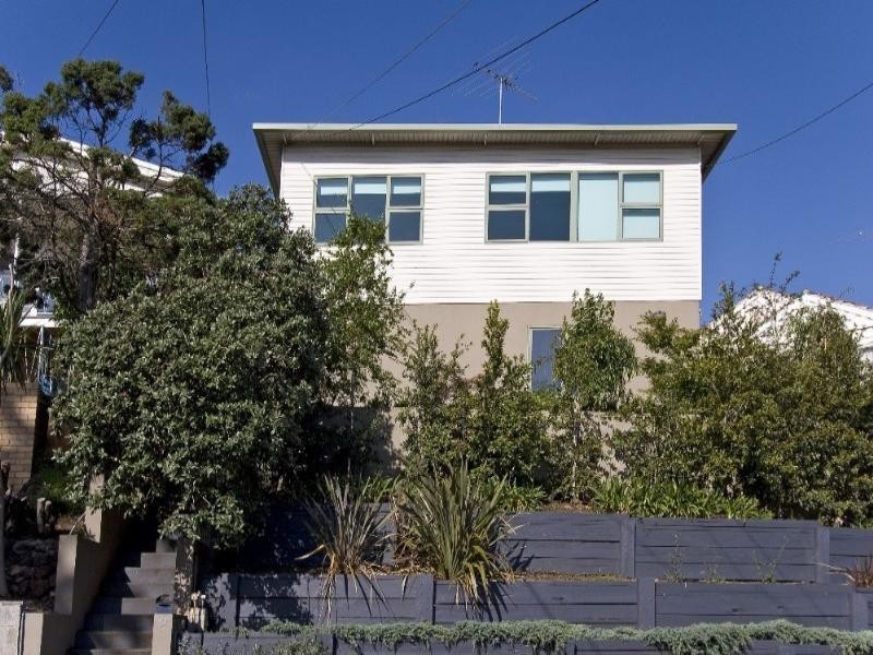 2 Rainer Street, Pascoe Vale South VIC 3044