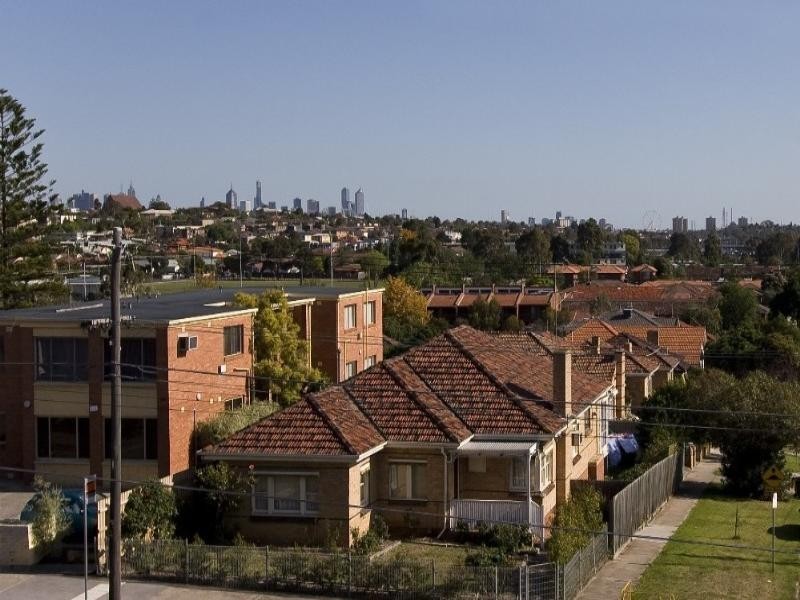 2 Rainer Street, Pascoe Vale South VIC 3044