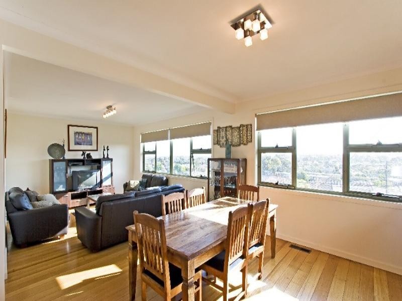 2 Rainer Street, Pascoe Vale South VIC 3044