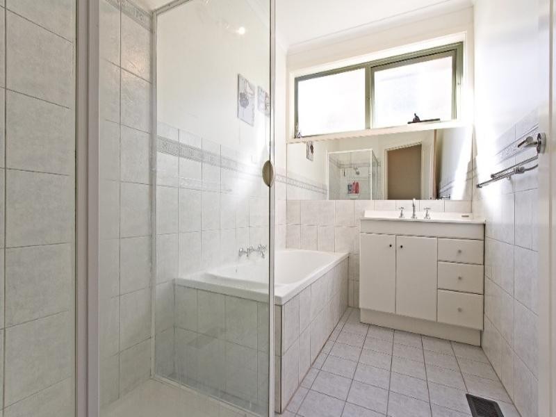 2 Rainer Street, Pascoe Vale South VIC 3044