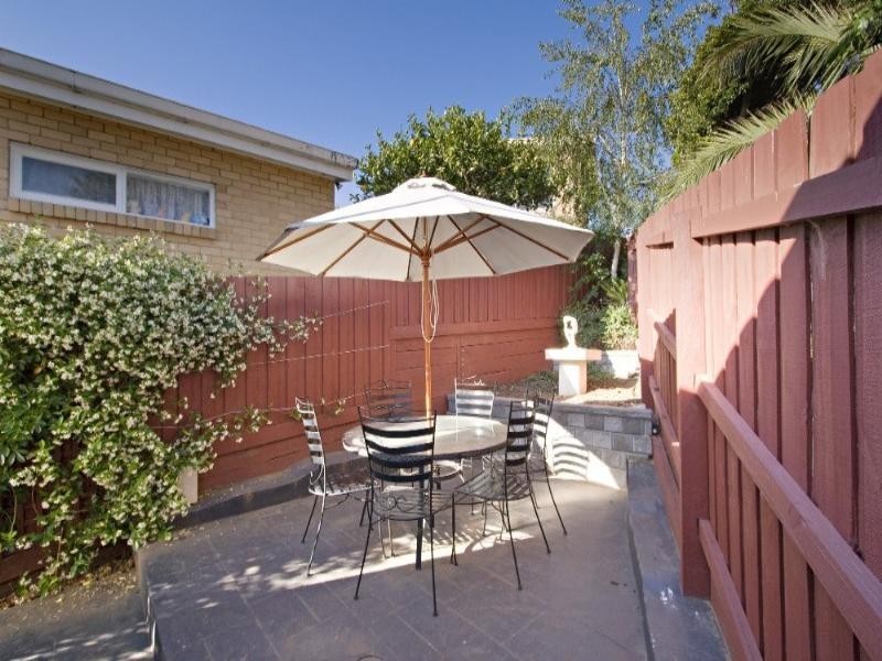 2 Rainer Street, Pascoe Vale South VIC 3044