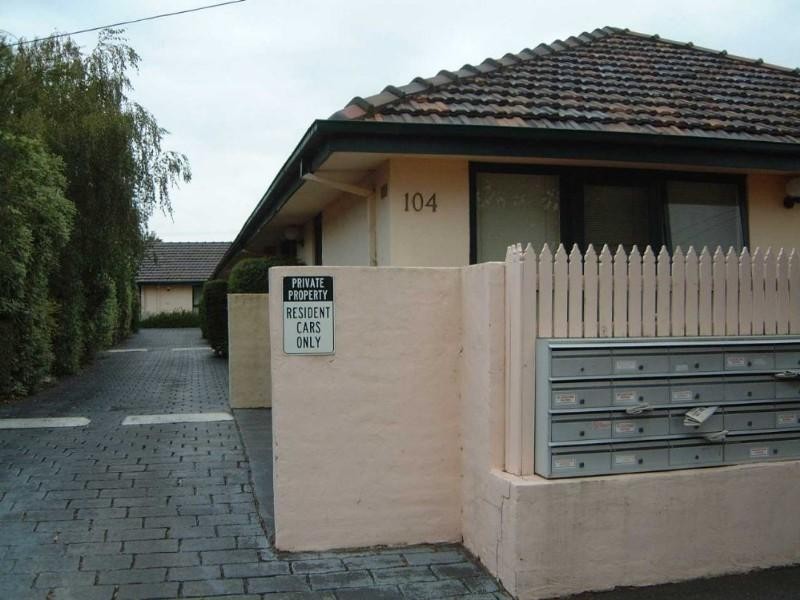 13/104 Tinning Street, Brunswick VIC 3056