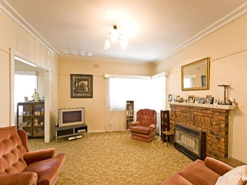 1 McMahons Road, Coburg VIC 3058