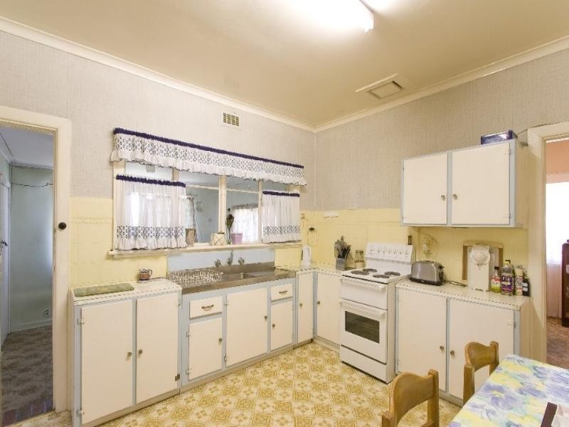 1 McMahons Road, Coburg VIC 3058