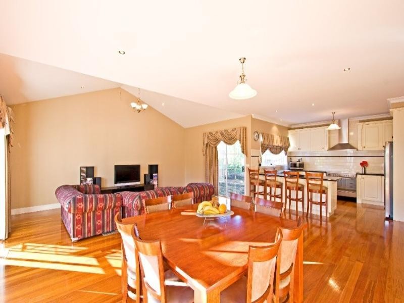 26 Hannah Pascoe Drive, Gowanbrae VIC 3043