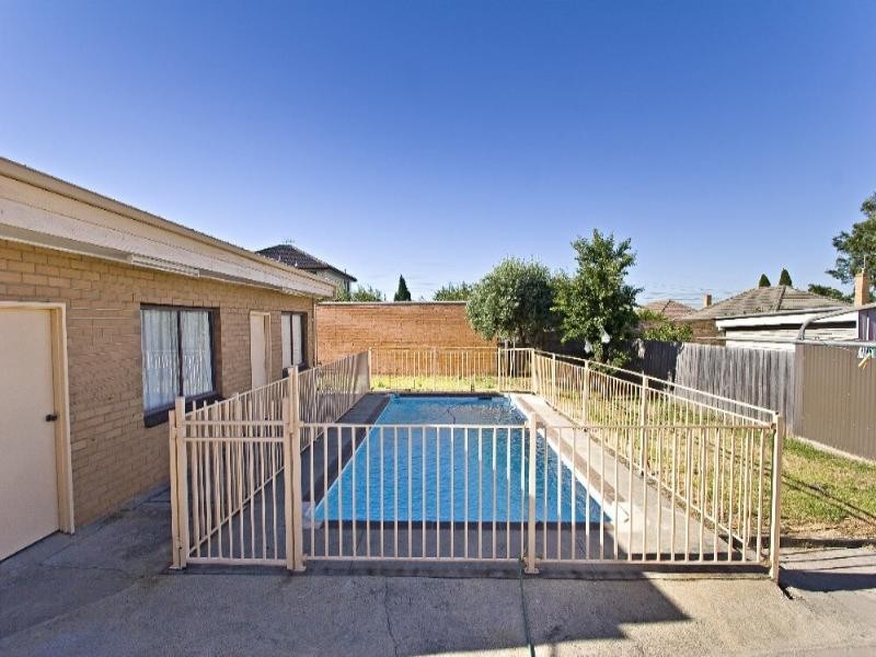 499 Mahoneys Road, Fawkner VIC 3060