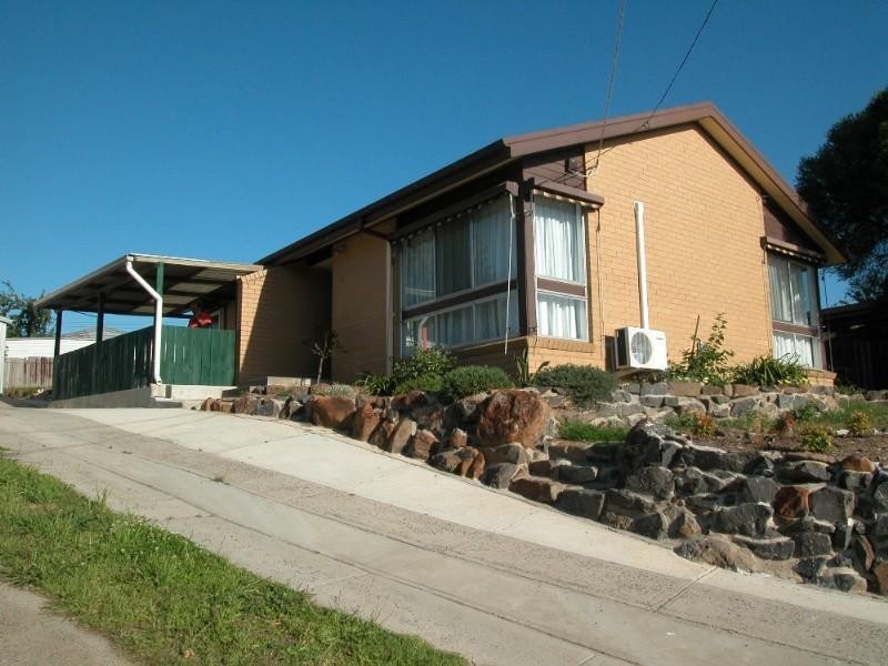 10 Lubeck Court, Meadow Heights VIC 3048