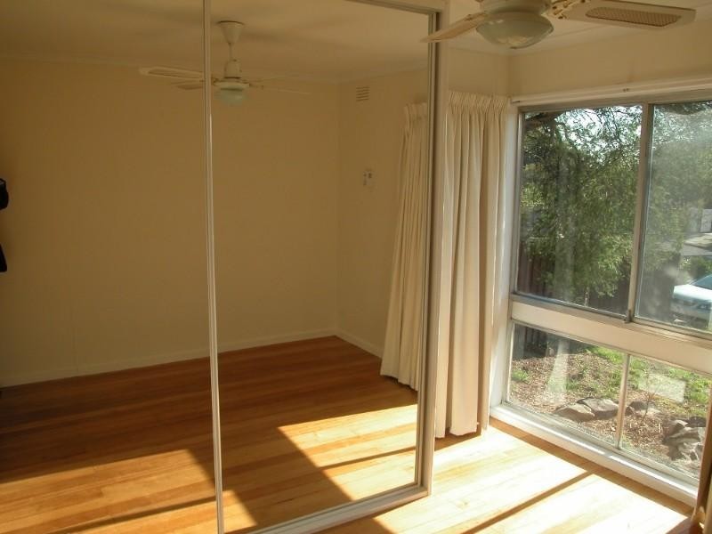 10 Lubeck Court, Meadow Heights VIC 3048