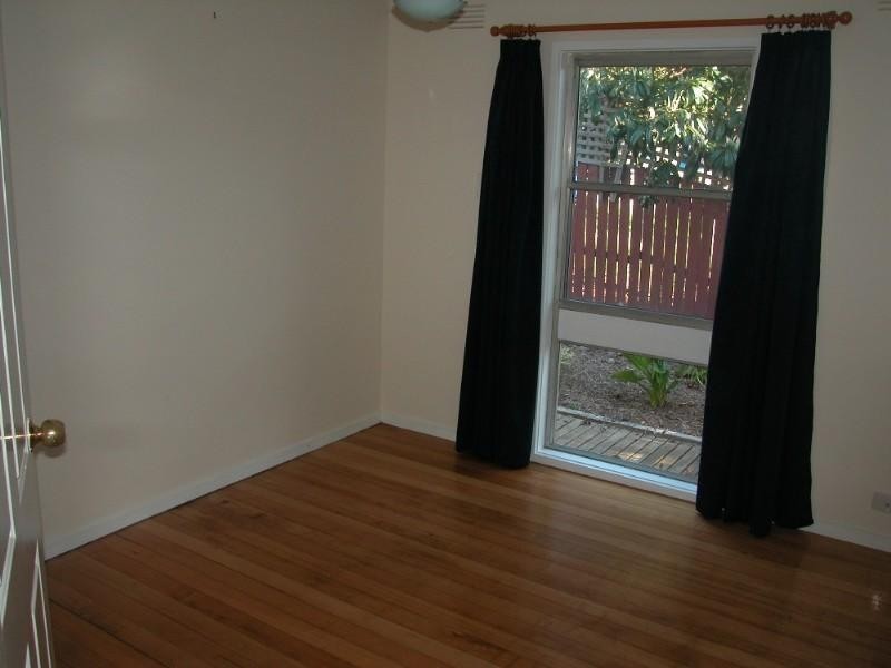 10 Lubeck Court, Meadow Heights VIC 3048