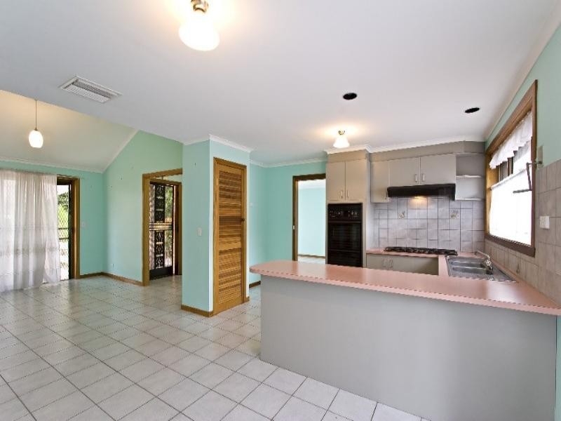 2 Conifer Court, Mill Park VIC 3082