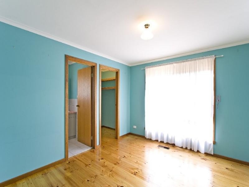 2 Conifer Court, Mill Park VIC 3082