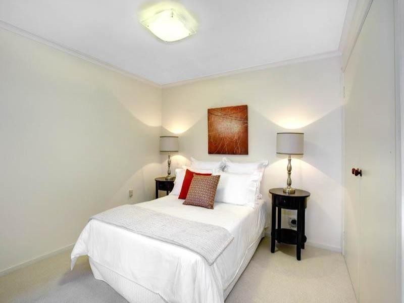 3/4 Hazel Grove, Pascoe Vale VIC 3044