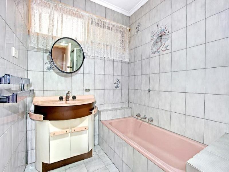 18 Cleve Road, Pascoe Vale South VIC 3044