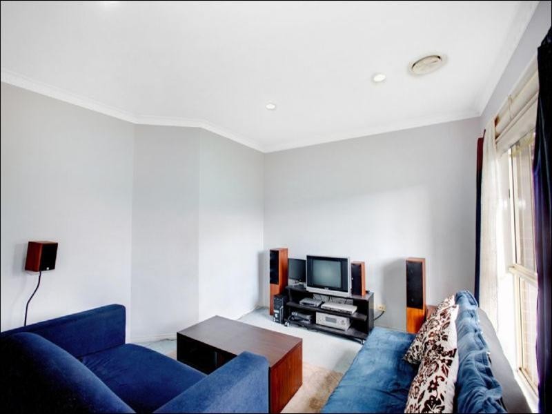 16 Francis Street, Hadfield VIC 3046