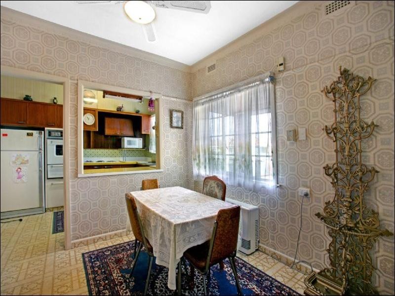 18 Winona Grove, Pascoe Vale South VIC 3044