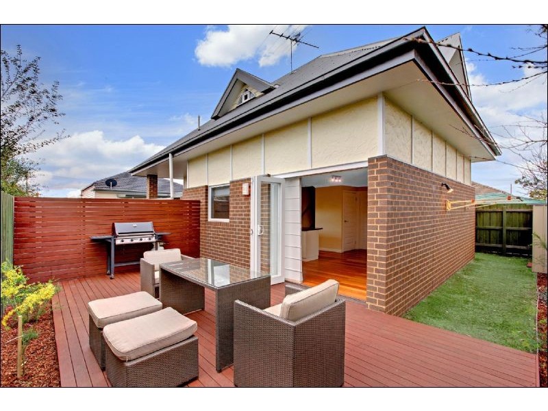 5A Raeburn Street, Pascoe Vale VIC 3044