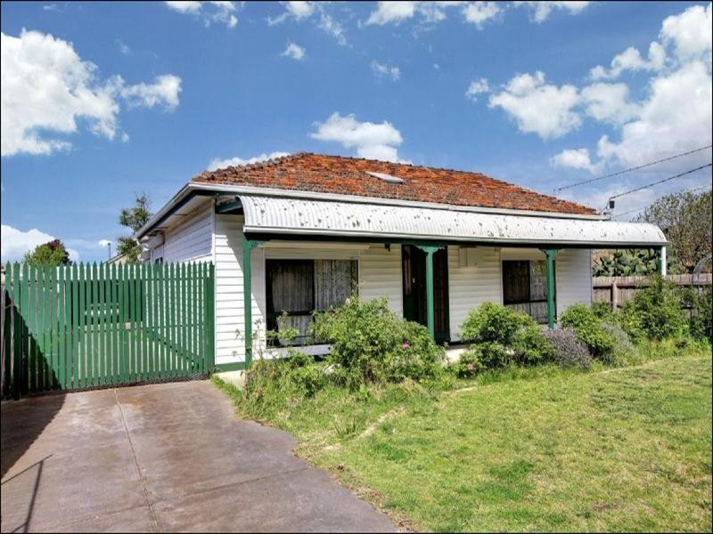 24 Justin Avenue, Glenroy VIC 3046