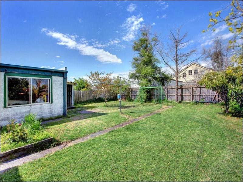 24 Justin Avenue, Glenroy VIC 3046