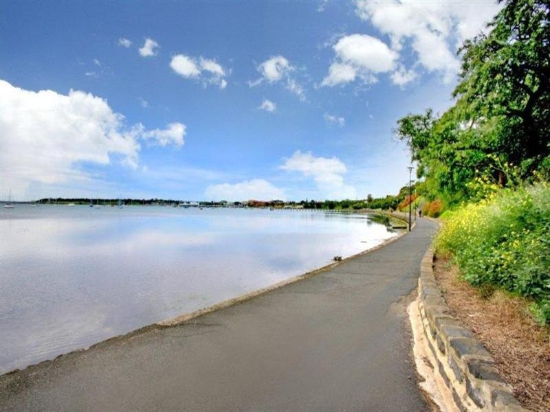 37 The Esplanade, Geelong VIC 3220