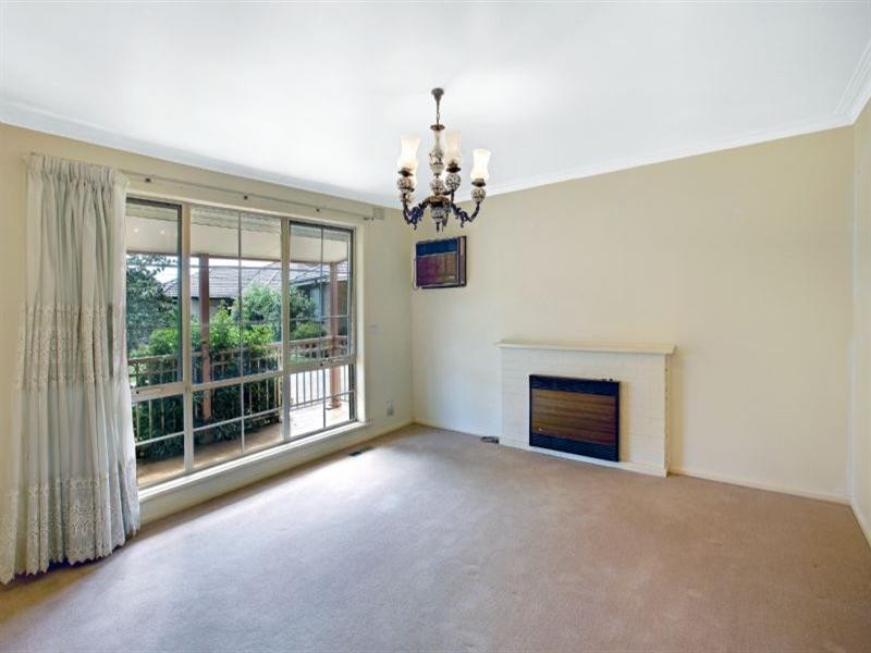 9 Wroxham Court, Fawkner VIC 3060