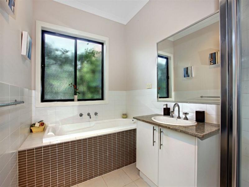 2/27 Dorset Road, Pascoe Vale VIC 3044