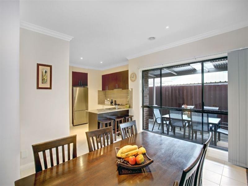 2/27 Dorset Road, Pascoe Vale VIC 3044