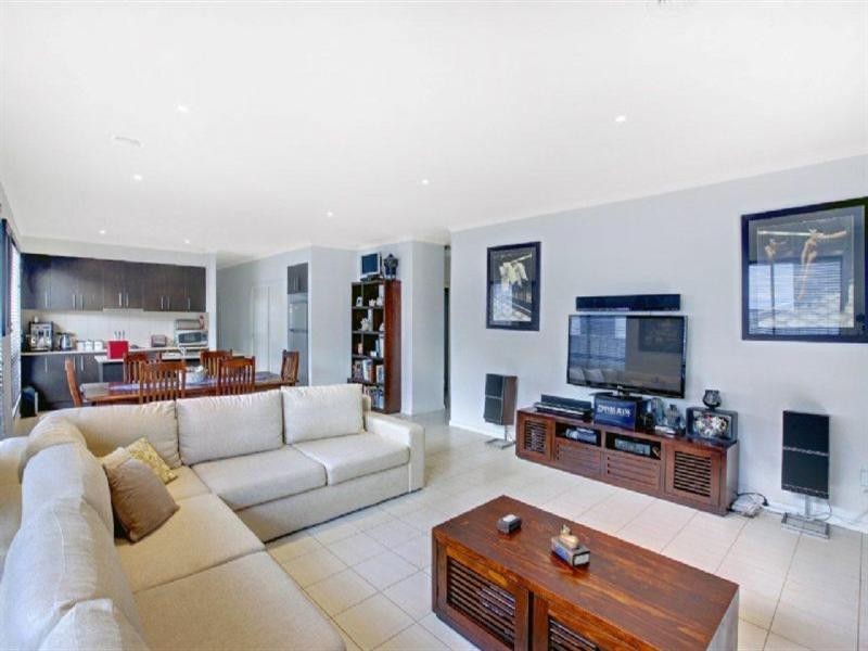 26 Black Range Avenue, Craigieburn VIC 3064