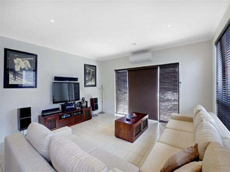 26 Black Range Avenue, Craigieburn VIC 3064